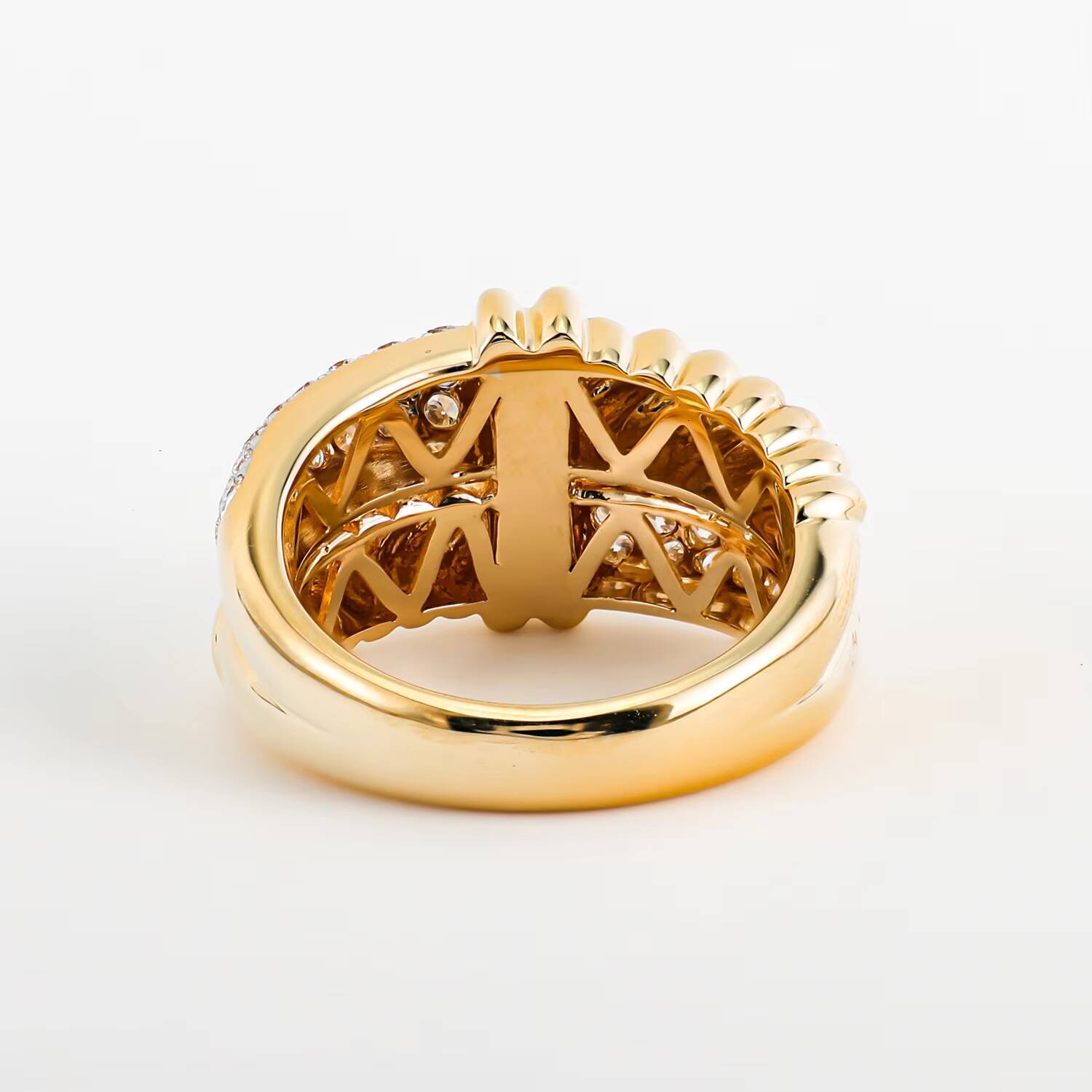 14K Gold Plated Designer Style Unique Twist Ring GRA DEF Round Brilliant Moissanite Diamond Jewelry Factory Wedding Ring