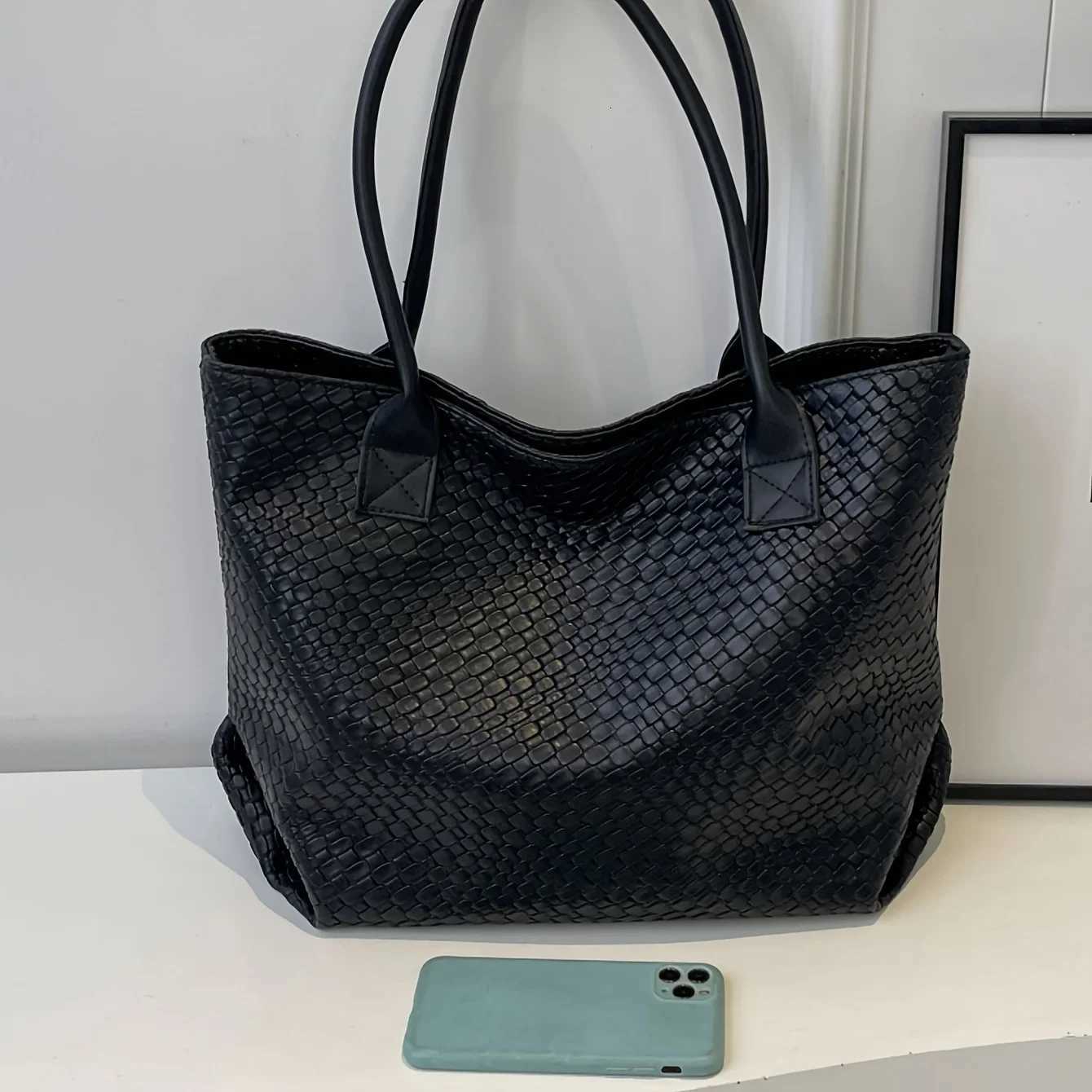 New Luxury Womens Tote Bags Large Capacity Crocodile Pattern Handbags Daily Commuting Shoulder BagL251023