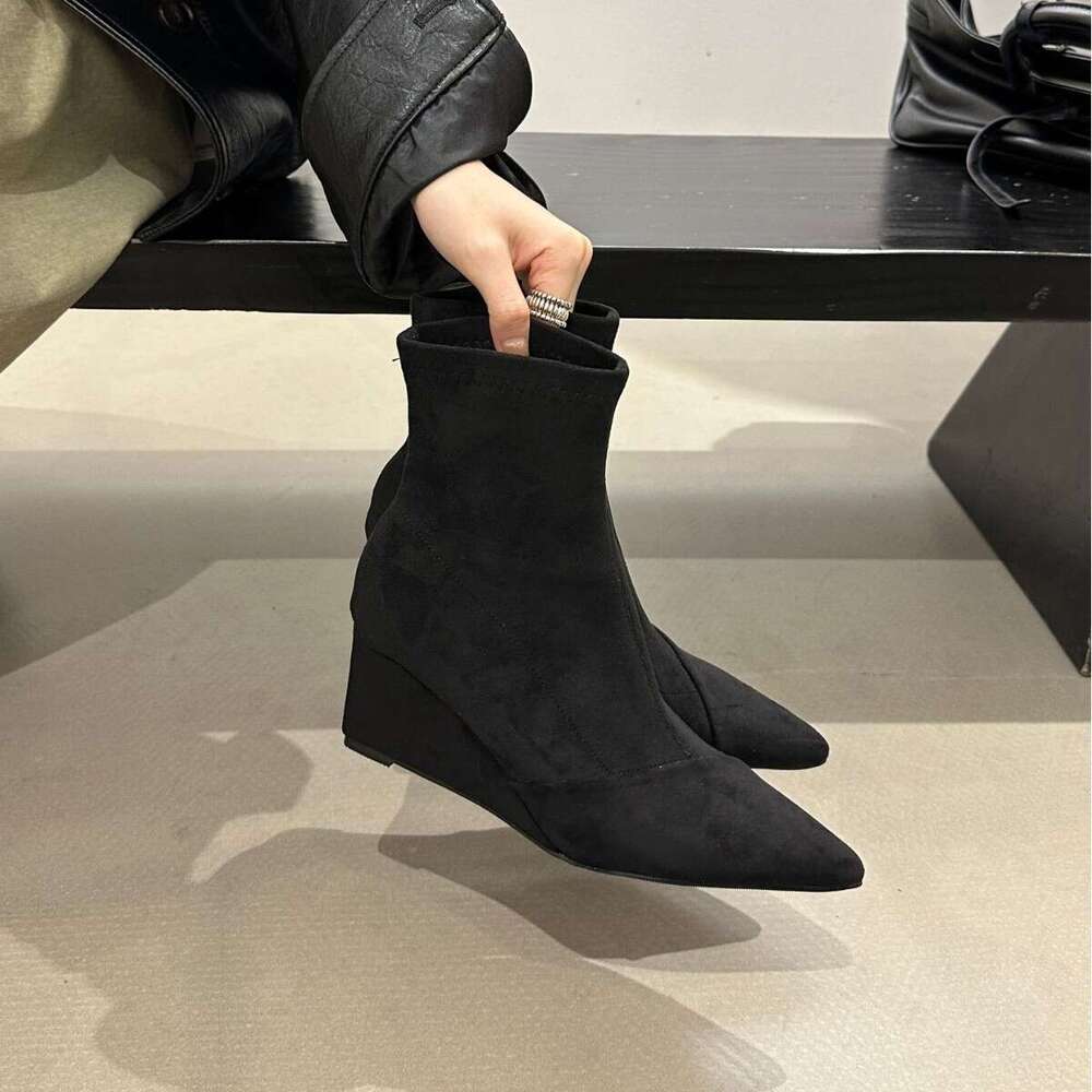 Korean Style Pointed Toe Chunky Burgundy Slim 2025 New Spring Designer Shoe Autumn Single Low Heel Short Boots