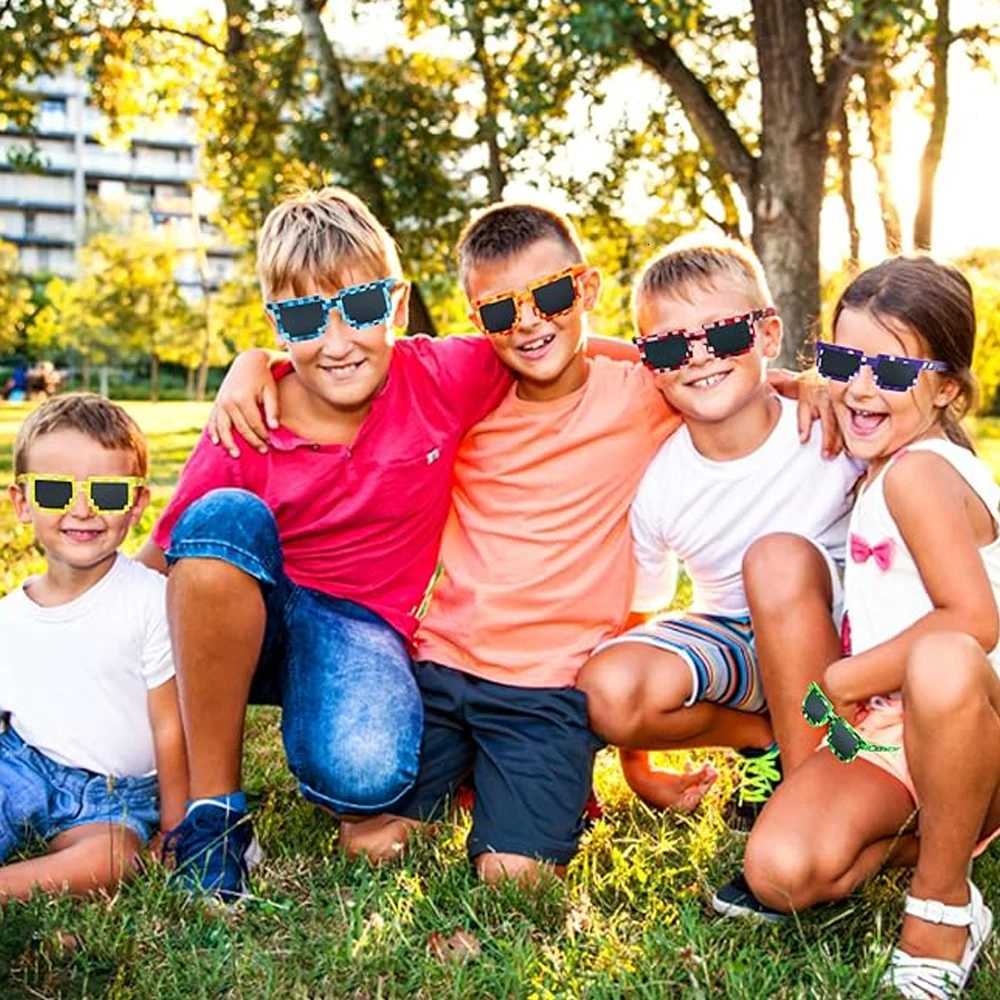 112Pcs Pixel sunglasses Retro Pixel glasses Adult boys and girls Photo props birthday party suppliesW251023