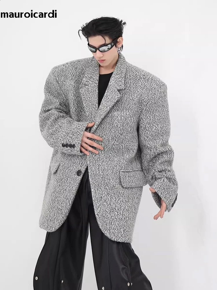 Mauroicardi Spring Autumn Oversized Casual Stylish Black Woolen Blazers for Men Shoulder Pads Long Sleeve Loose Korean Fashion 251023