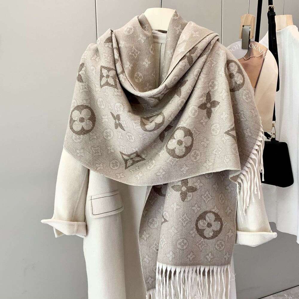 2025 New for Women, Autumn and Winter Korean Version, Versatile, Warm, Extra Large Double-Sided Shawl, High-End Feel Neck Scarf