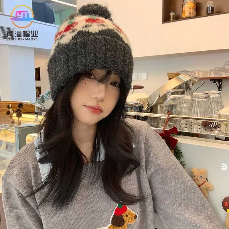 Adorable Apple Jacquard Knit Hat Warm FleeceLined Windproof Earflap Hat AutumnWinter Fashionable Knit Hat for All OccasionsXJ251023