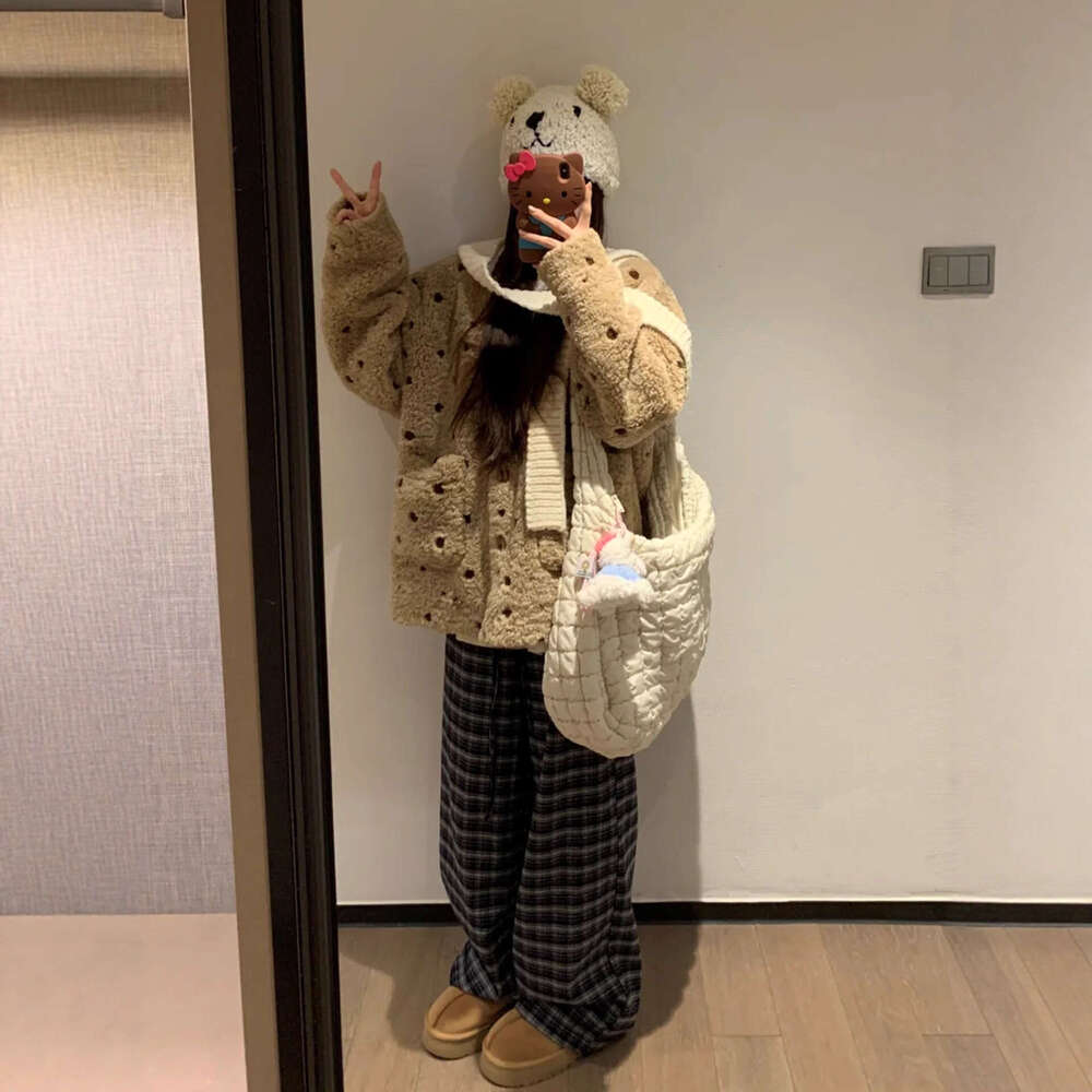 EcoFriendly New Milk Tea Polka Dot Fur Sheepskin Hooded Shearling Coat Women Winter Jacket