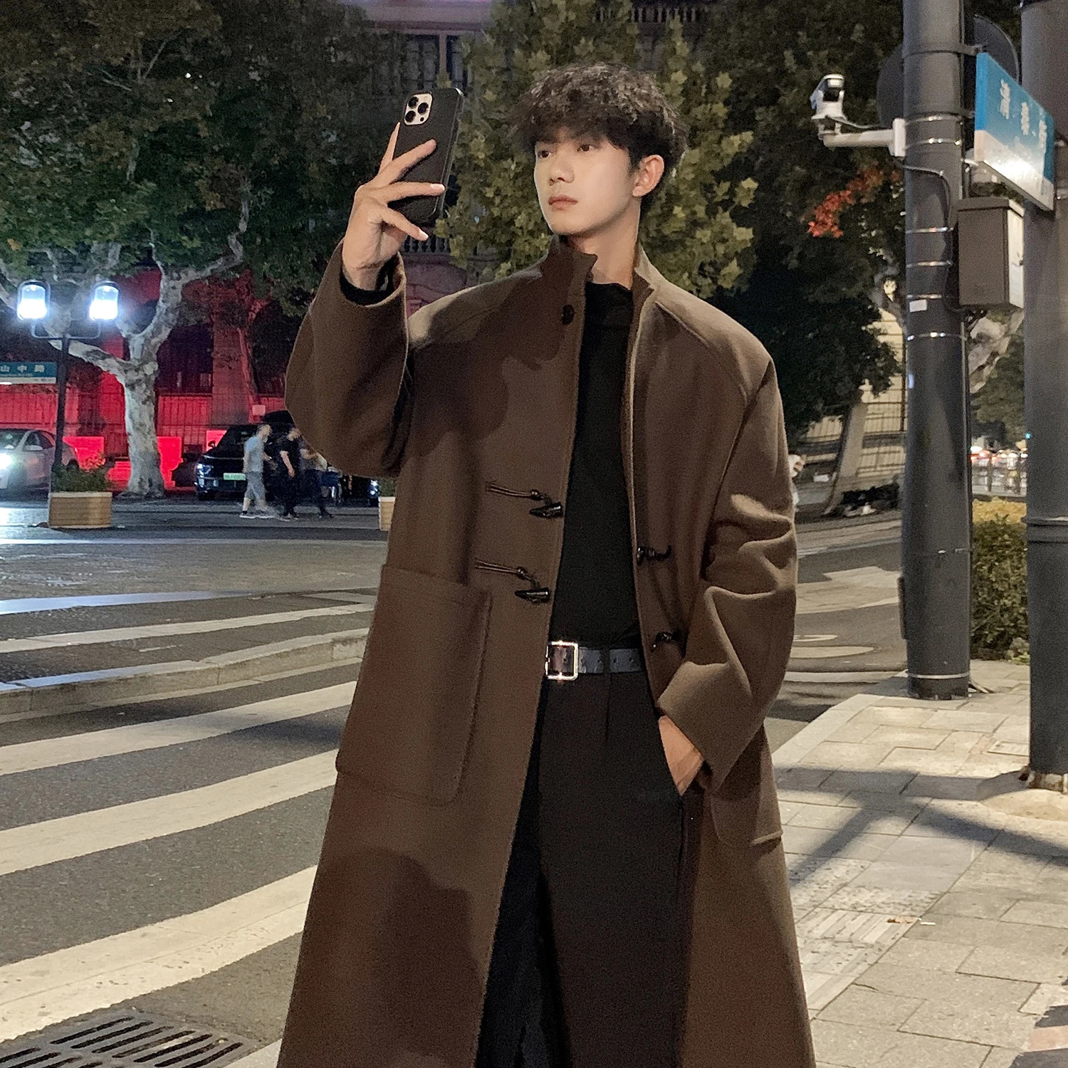 Autumn Winter Men Horn Button Woolen Coat Mid Length Stand Collar Trench Solid Color Big Pocket Overcoat Streetwear 251023