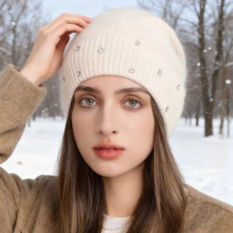 1pc women fleece Winter beanie Hat with diamond DecorationBlend Warm Cap Y2K Female Casual Streetwear Knitted Hat for outdoorXJ251023