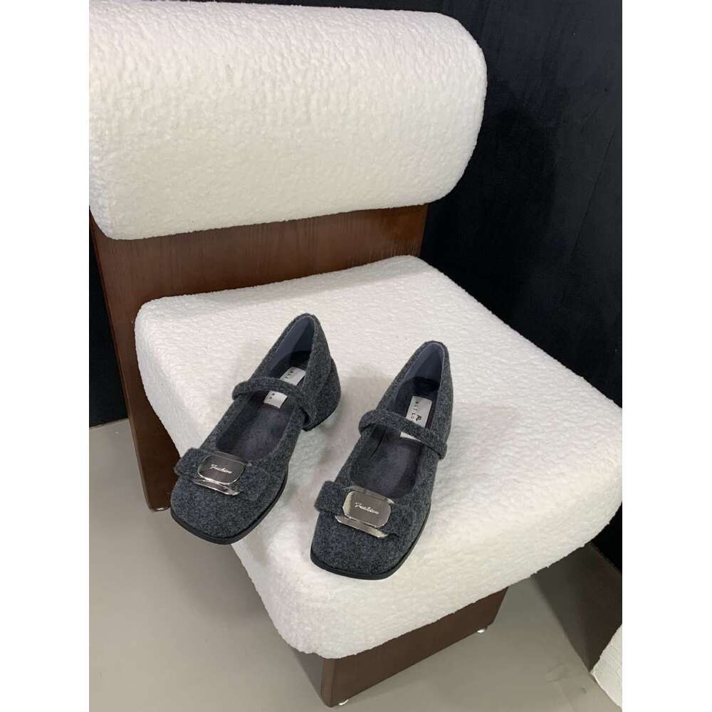 2025 New Ballet Style Metal Buckle One-Strap Round-Toe Granny Shallow Mouth Designer Shoe Mary Jane Shoes for Women
