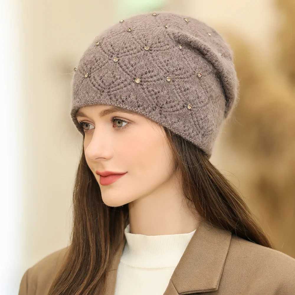 1pc Winter Warm Women Beanie Hat with Diamond SettingStreetwear Fleece Blend Warm Fashion Decorate Skull cap for Female CasualXJ251023