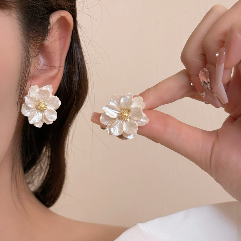 Designer earrings Retro luxury camellia earrings for women, pearl zircon earrings, 925 silver needle design free shipping diamond earrings