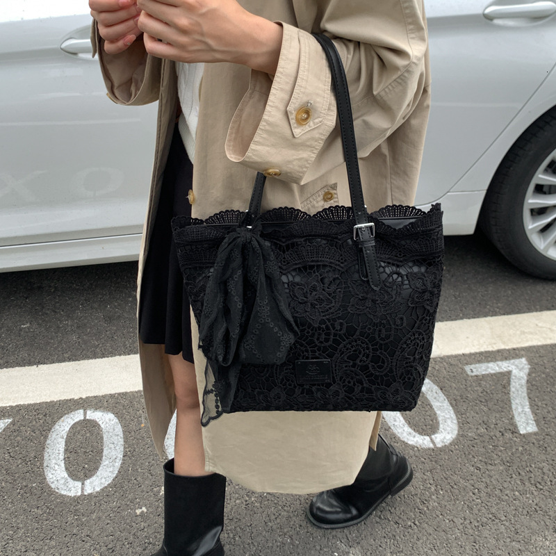 Luxury Brand Designer Bag Lace Bow Tote Bag For Women 2025 New Large Capacity Handbag Shoulder Bag Niche Artistic Commuter Bag