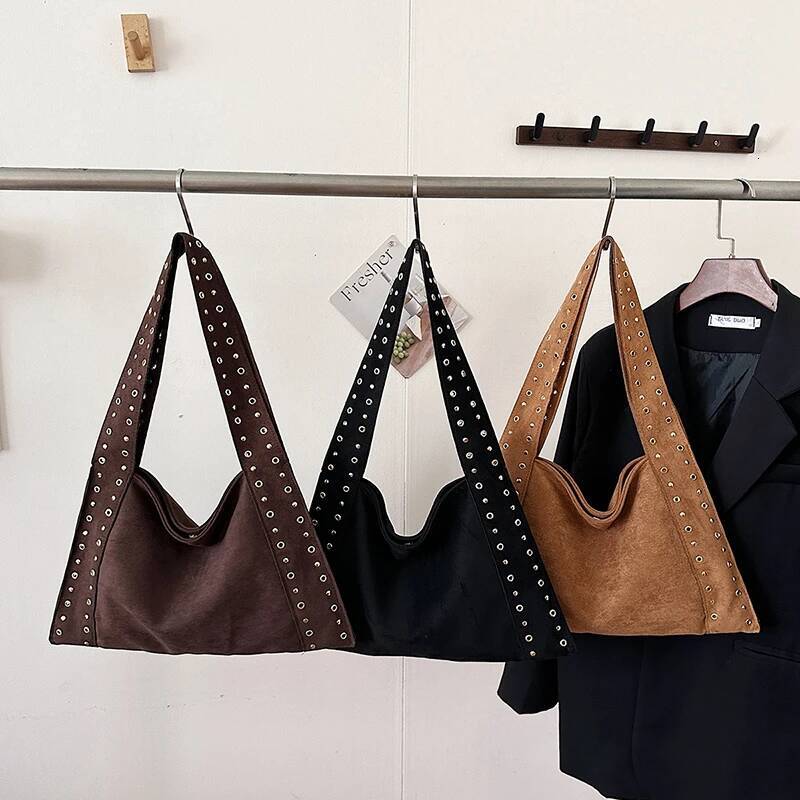 Solid color rivet hot girl luxury handbag autumn and winter new designer bag large capacity casual style suede frosted texture women's shoulder b