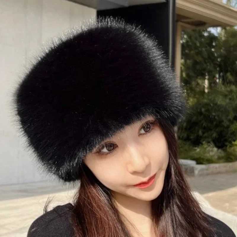 Warm Outdoor Girl Earmuff Women Winter Hats Faux Fur Headband Fluffy Russian Caps Fur Faux Bomber Cap BeaniesXJ251023