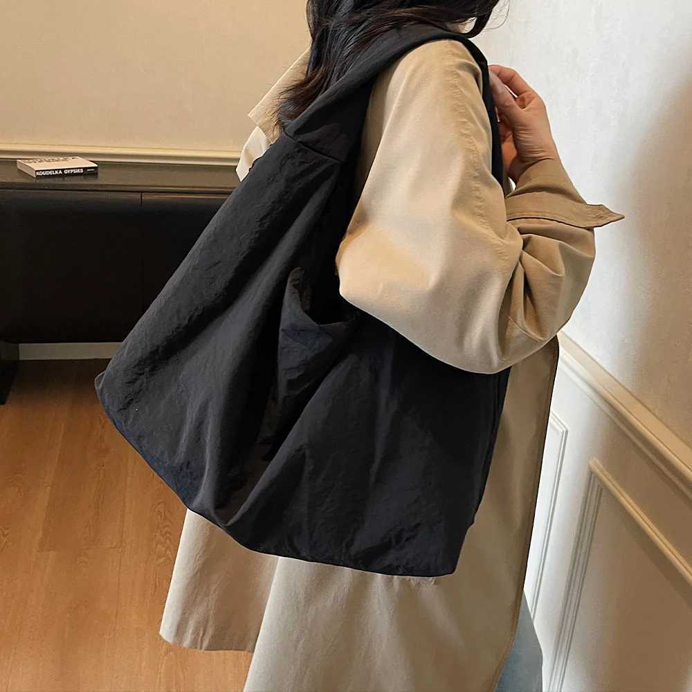 Fashion and Casual Tote Bag for Women 2025 New Trendy and Versatile Large Capacity Armpit Bag Commuting Shoulder BagL251023