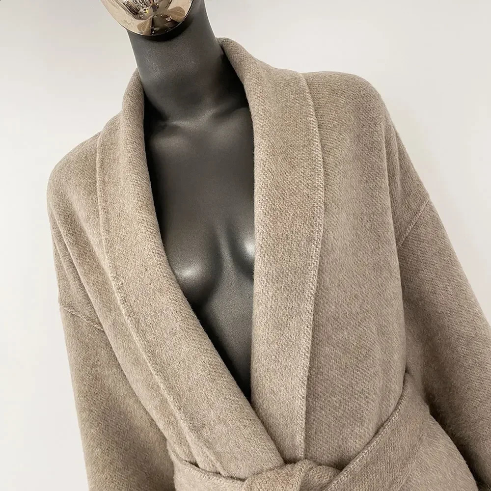 Cashmere Coat Doublesided Woolen Jacket Women Removable Cuffs Fox Fur Winter Temperament Short and Long Real Wool 251021
