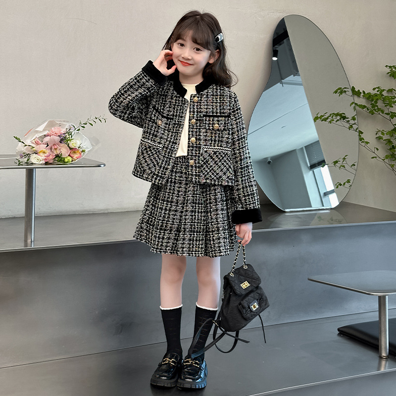 Children's designer fashion autumn and winter set, new twill fabric two-piece set, fashionable girl pleated skirt set, fashionable