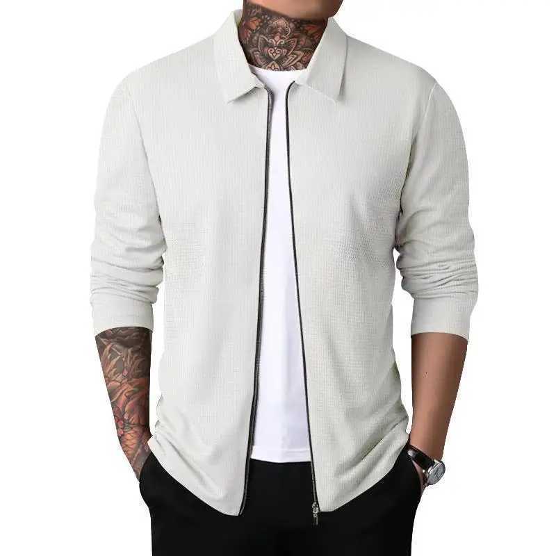 New waffle fabric jacket with a zipper and lapel in 2025 for spring and autumn Its a slimfitting outdoor top for young men W251023