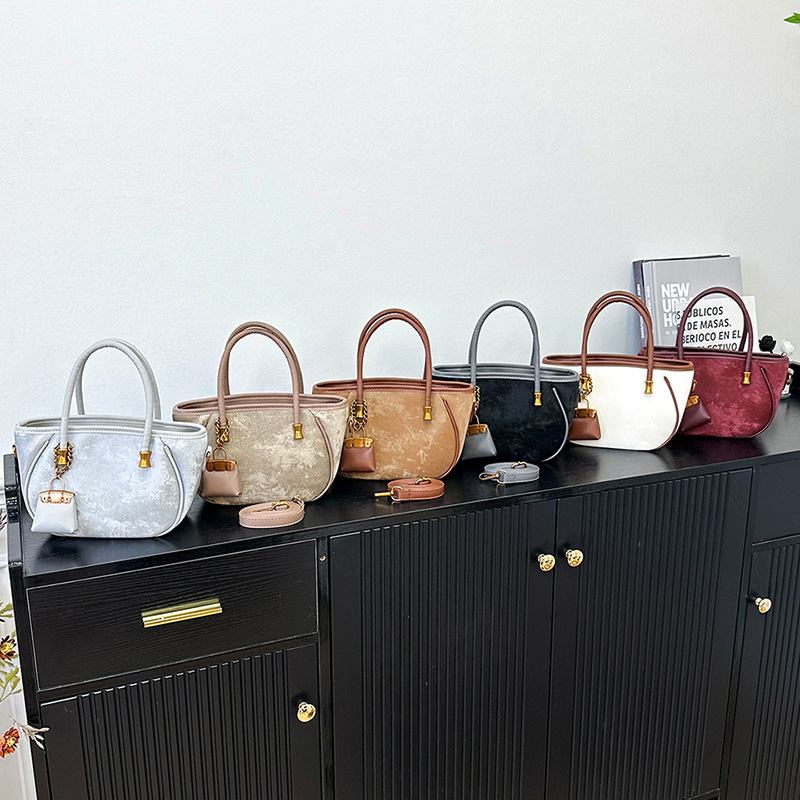 Luxury Brand Designer Bag High-End Large Capacity Bag For Women 2025 New Fashion Versatile Commuter Handbag Shoulder Bucket Bag