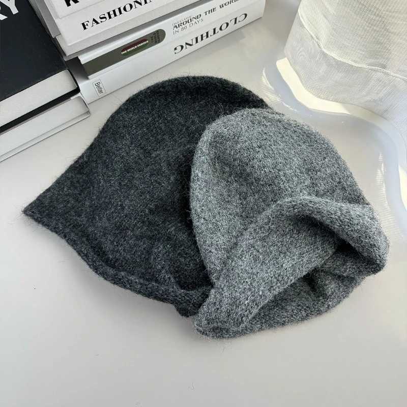Highquality Wool Blend Beanies Women Men Warm Knitted Cold Hats Ladies MicroCurled Stacking Hat Female Male Autumn WinterXJ251023