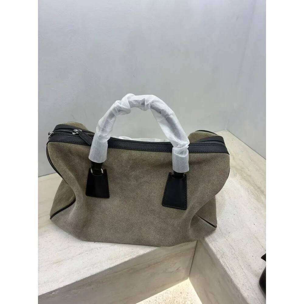 Autumn Winter New Niche Design Retro Old Money Style Commuting Casual Versatile Large Capacity Suede Shoulder Oblique Span Bag
