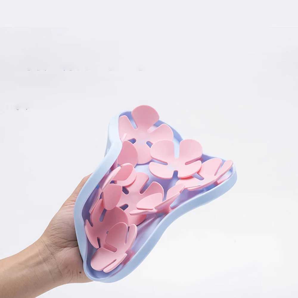 Pet Licking Mat Slow Feeder Silicone MatBowl for Cats Dogs AntiChoking Slow Eating Pad to Prevent Gulping Y251023