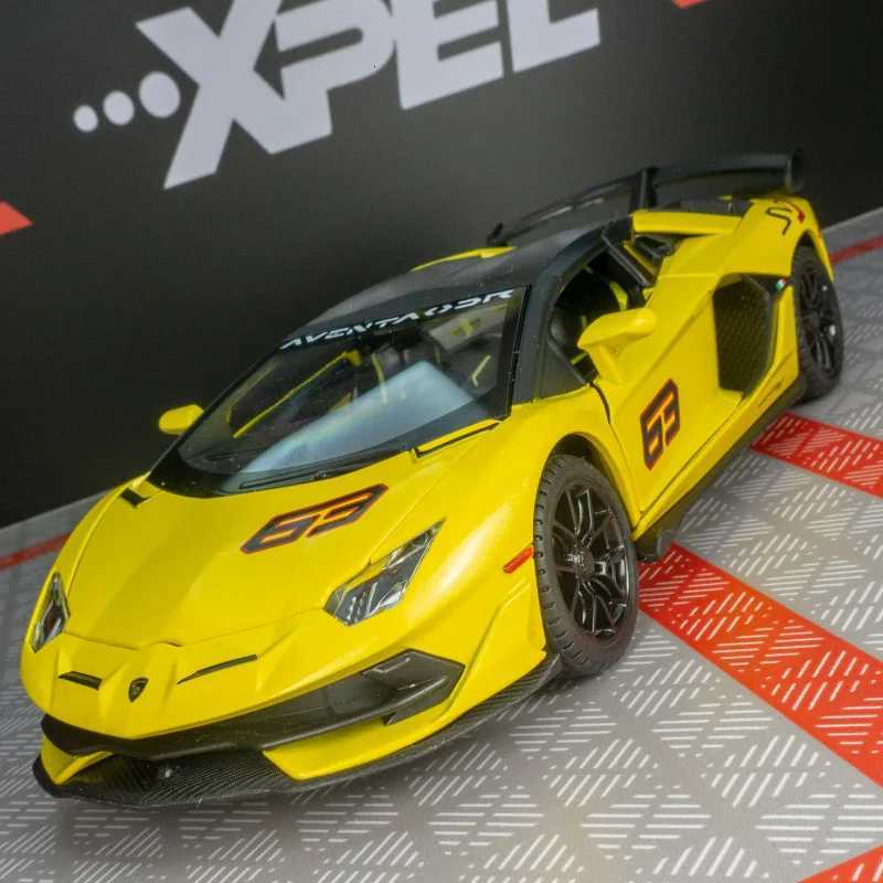 124 Lamborghini SVJ63 alloy car model ornaments collection pull back acoustooptic toy can be given as a gift to friendsT251023
