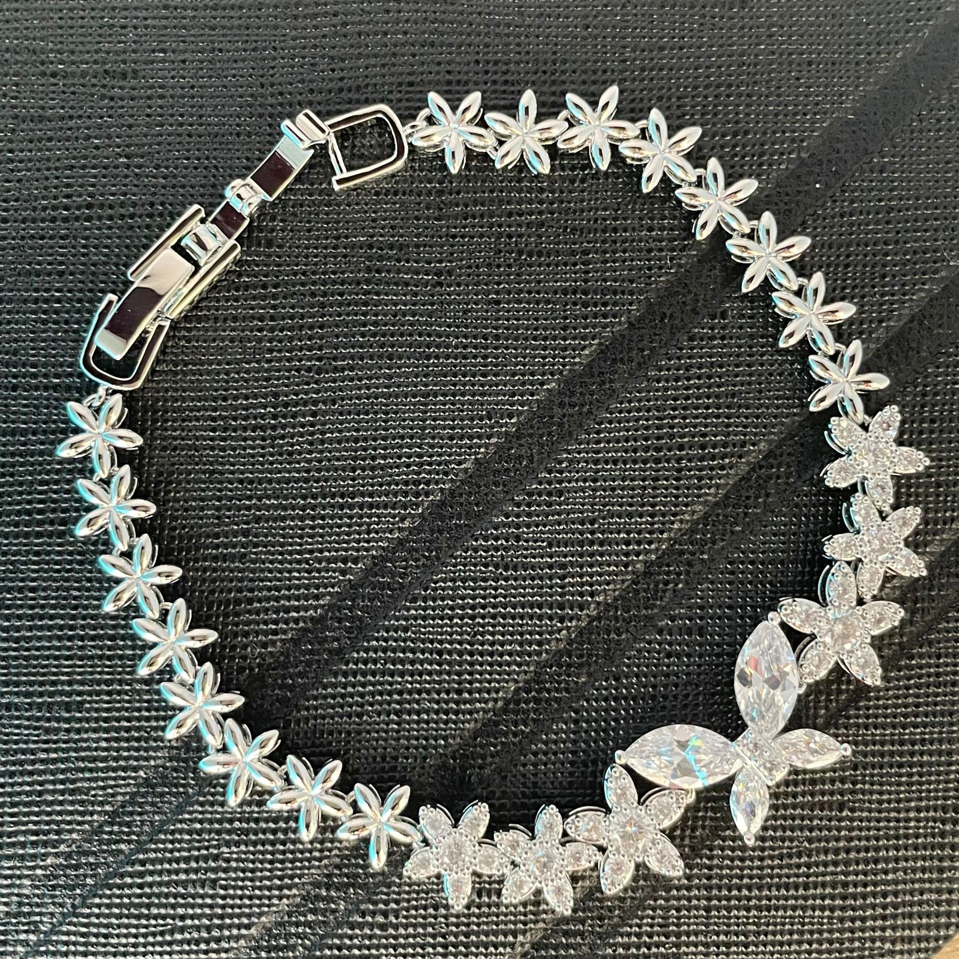 Designer bracelet 14k white gold full diamond zircon butterfly bracelet for women luxurious and high-end feel Charm bracelet adjustable bracelet free 