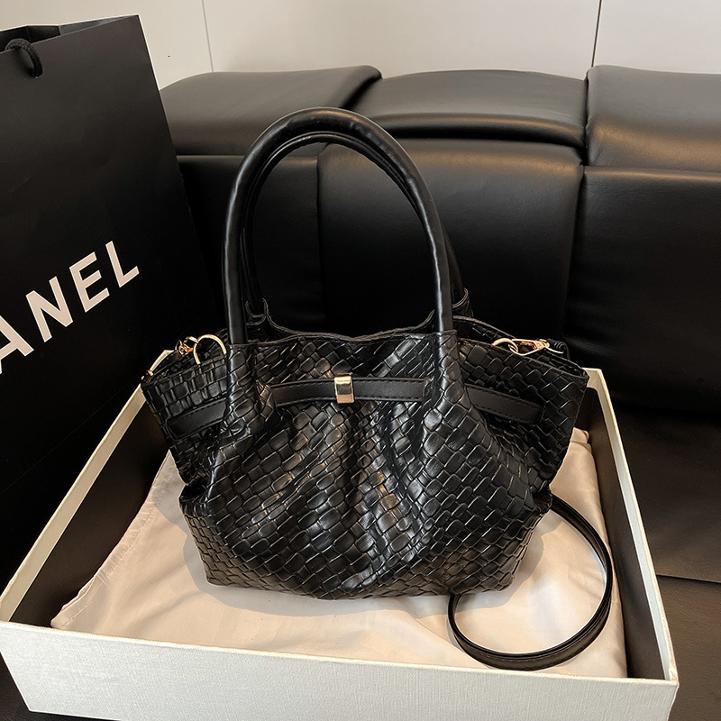 Luxury Brand Designer Bag New Woven Wing Bag 2025 New Trendy Wrinkled Dumpling Bag Trendy Large Capacity Commuter Shoulder Tote Bag