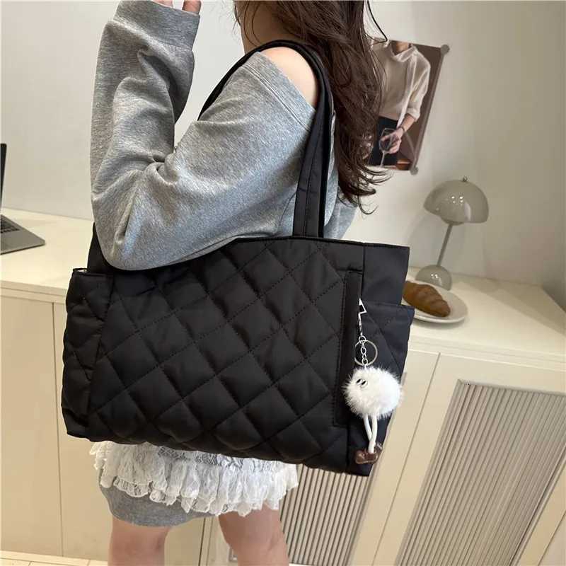 Rectangular Large Capacity Single Shoulder Bag for Commuting To Work Tote Bag in Korean Style Casual Handle BagL251023