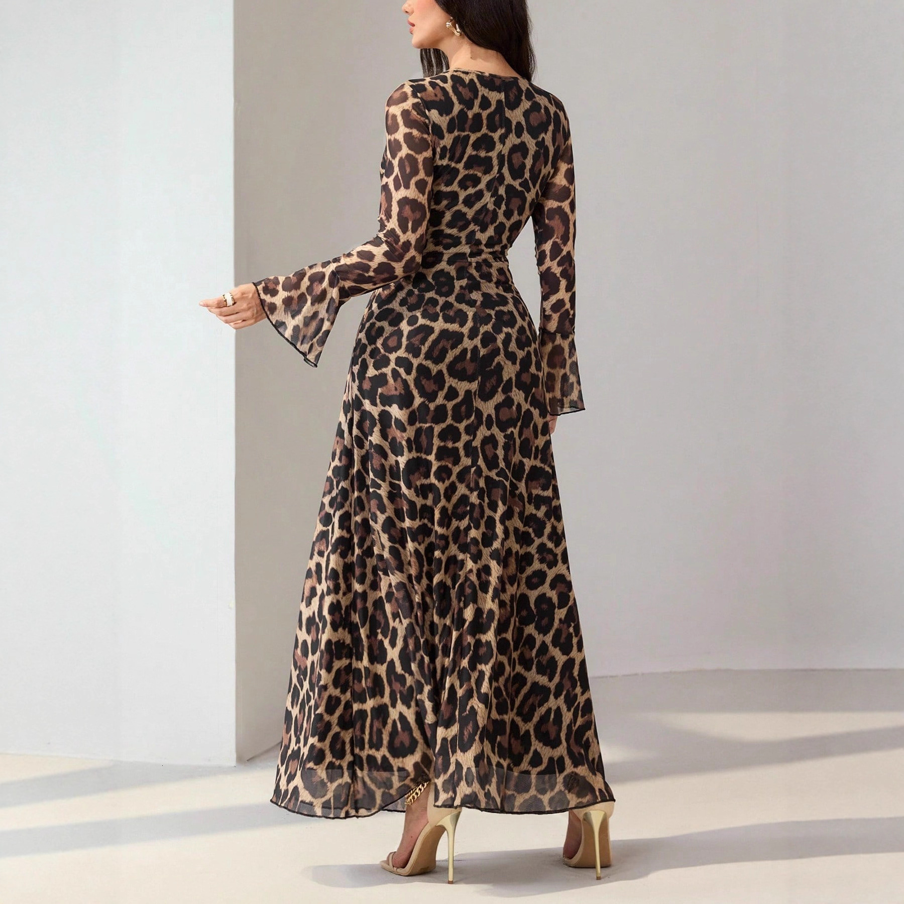European and American fashion designer women's V-neck leopard print long sleeved dress new elegant women's long skirt