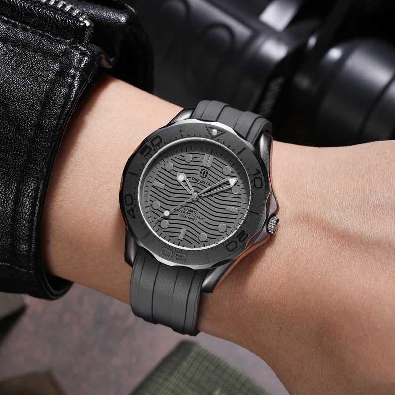 Top Brand Sport Men Quartz Watch Luxury Silicone Strap Waterproof Luminous Military Man Watches Fashion Male Clock Reloj HombreL251023