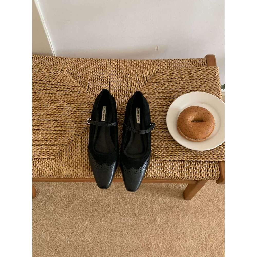 2025 Autumn New Women's British Niche One-Strap Mary Jane Shoes Elegant Versatile Evening Style Flats Stylish Chic Designer