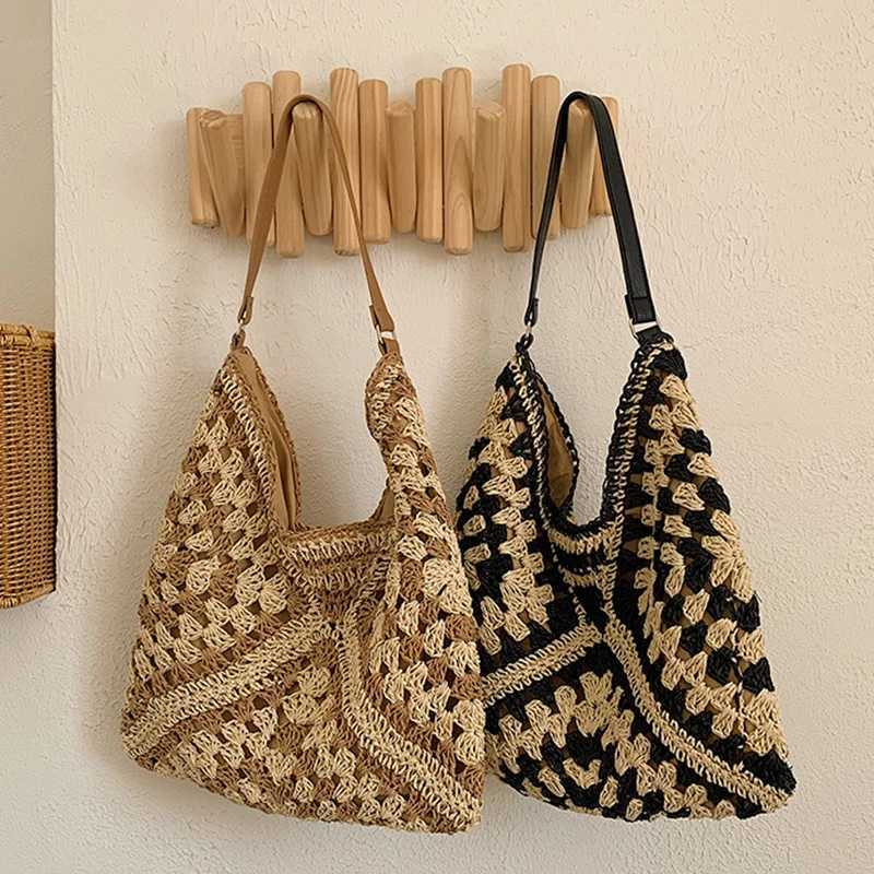 Popular Womens Woven Straw Shoulder Bag Medium Size Handbag With Handle For Beach VacationL251023