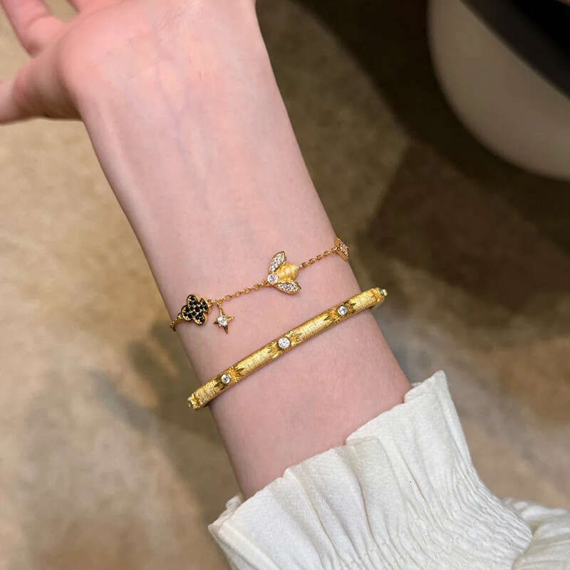Brushed Little Bee Vintage Style Exquisite Versatile Bracelet Niche Design