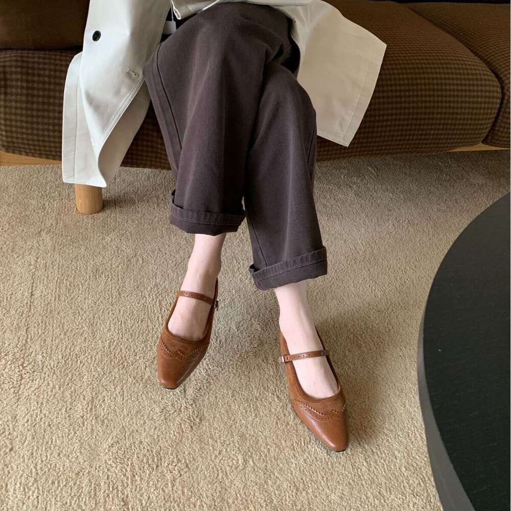 2025 Autumn New Women's British Niche One-Strap Mary Jane Shoes Elegant Versatile Evening Style Flats Stylish Chic Designer