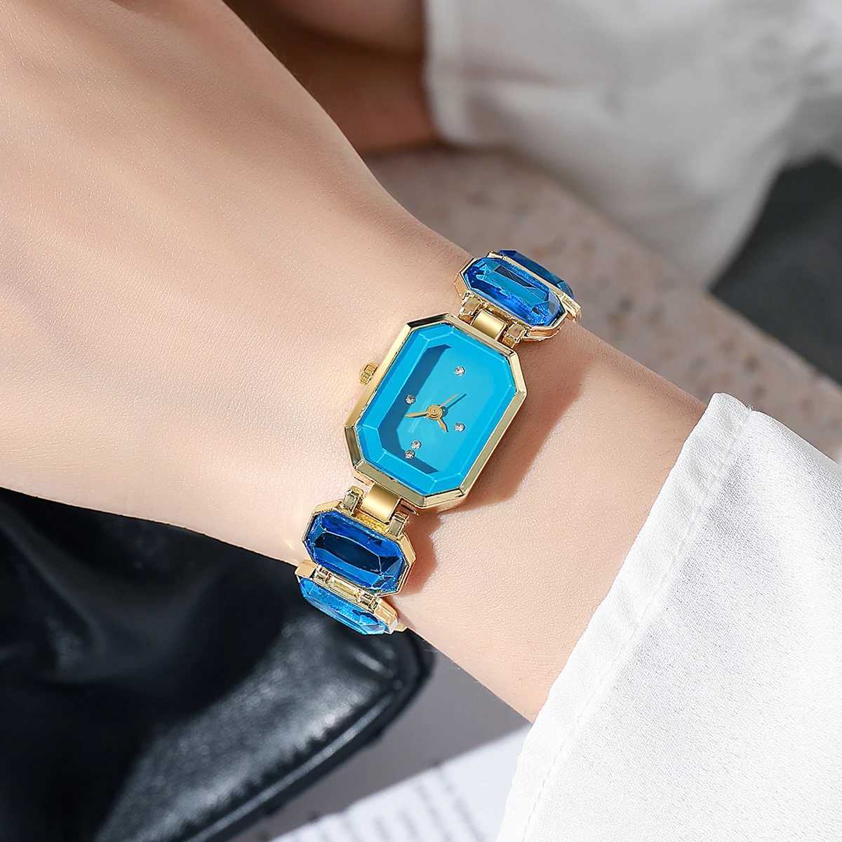 5 colors Womens Watch Fashion Square Dial Elegant Vintage Trendy Quartz Watch Box Not IncludedL251023