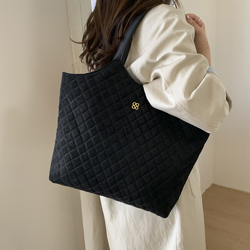 Luxury Brand Designer Bag Quilted Embroidery Large Capacity Bag For Women 2025 Autumn Winter New Suede Single Shoulder Bag Handheld Tote Bag