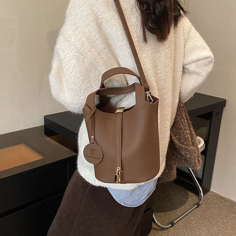 New Lychee Pattern Handheld Water Bucket With High Quality Retro Vegetable Basket Bag, South Korea East Gate One Shoulder Crossbody Bag
