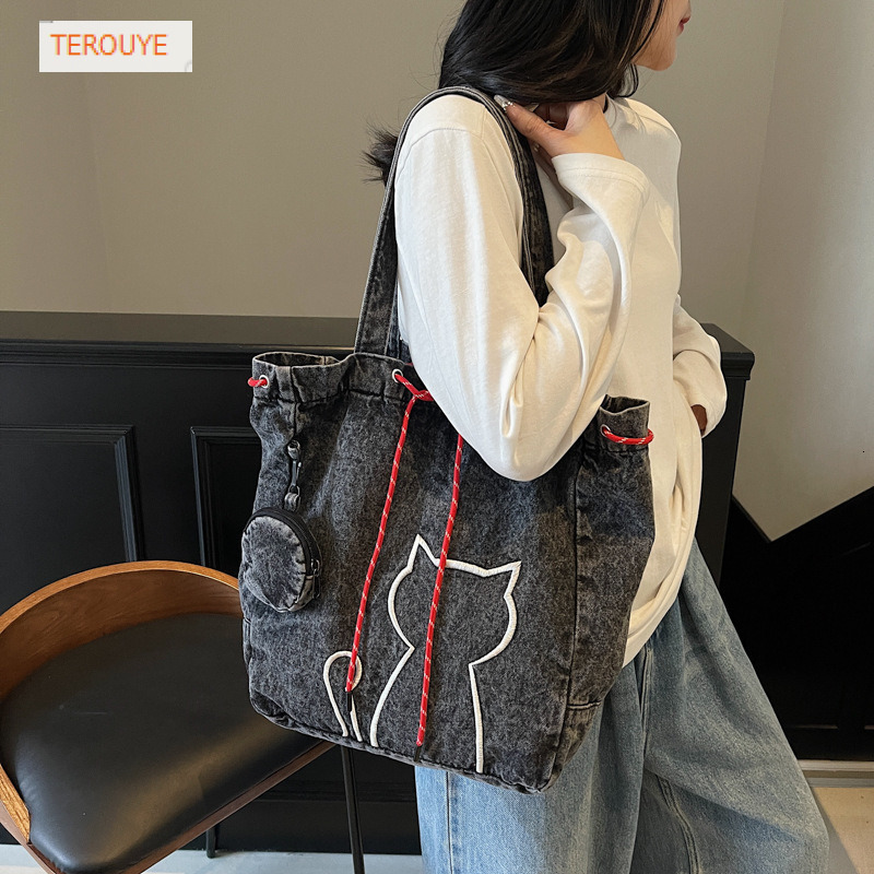 Winter New Embroidered Cowboy Handbag Fashionable and Casual Large Capacity Underarm Bag Trendy and Versatile Women's Shoulder Bag Luxury Designe