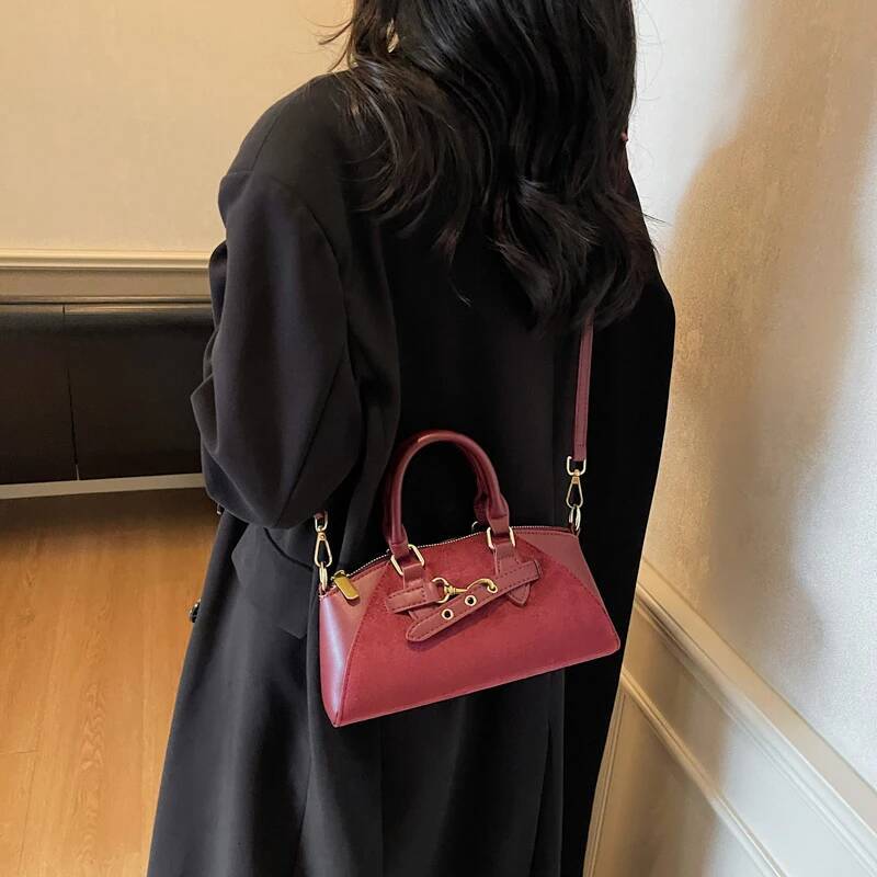 Autumn and Winter New Pu Leather Designer Bag Retro Style Trendy Luxury Handbag Suede Bowling Bag Fashion Large Capacity Fashionable Stick Bag