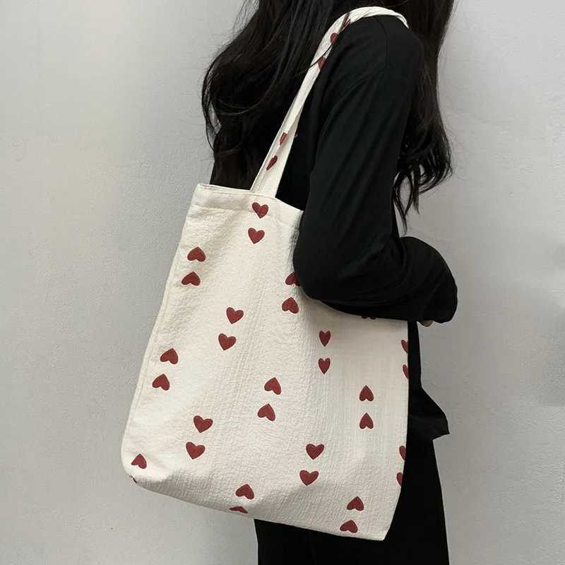 Sweet Love Heart Womens Shoulder Bag Large Capacity Handbags Vest Bags Clutch Cosmetic Bag College Girls Book Tote Shopping BagL251023