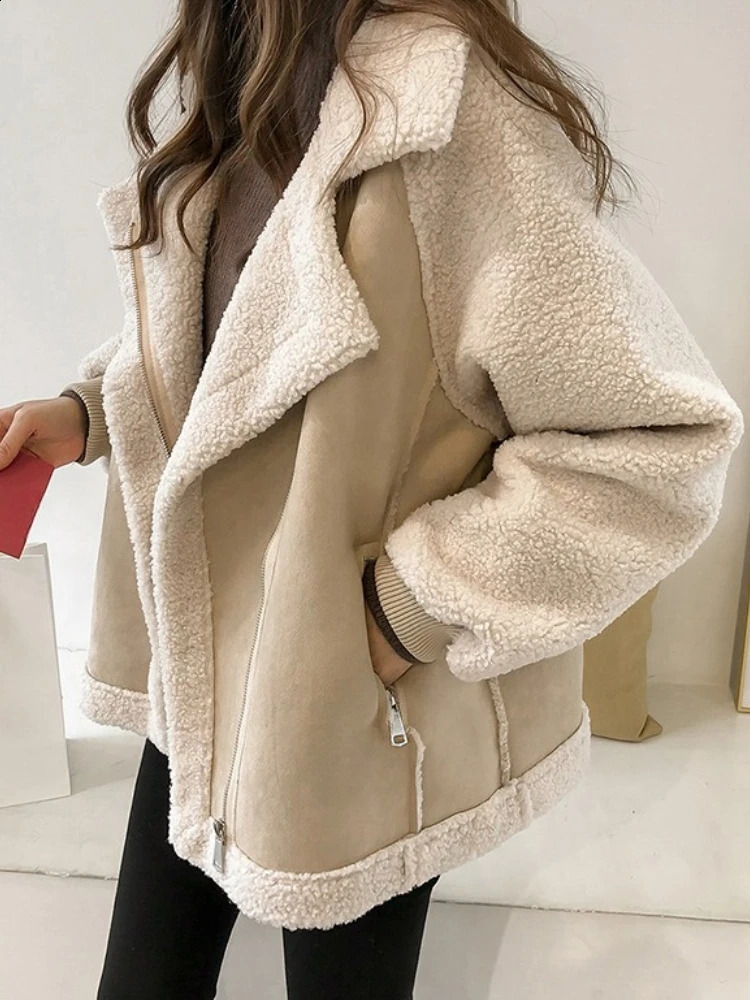 Autumn Winter in Loose Retro Fur Integrated Suede Jacket Womens Short Casual Warm Lamb Fleece Motorcycle Tops 251018
