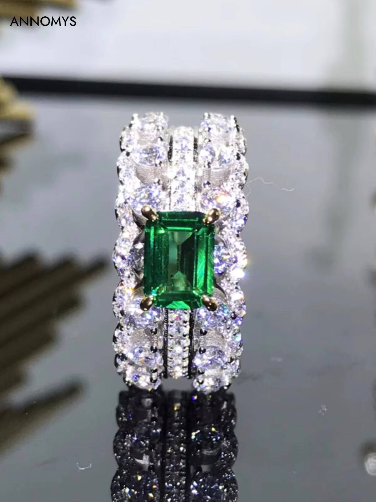 S925 Sterling Silver Emerald Cut Diamond Ring Set with 1ct Emerald VVS Moissanite Fashionable and Luxury Wedding Moissanite Ring