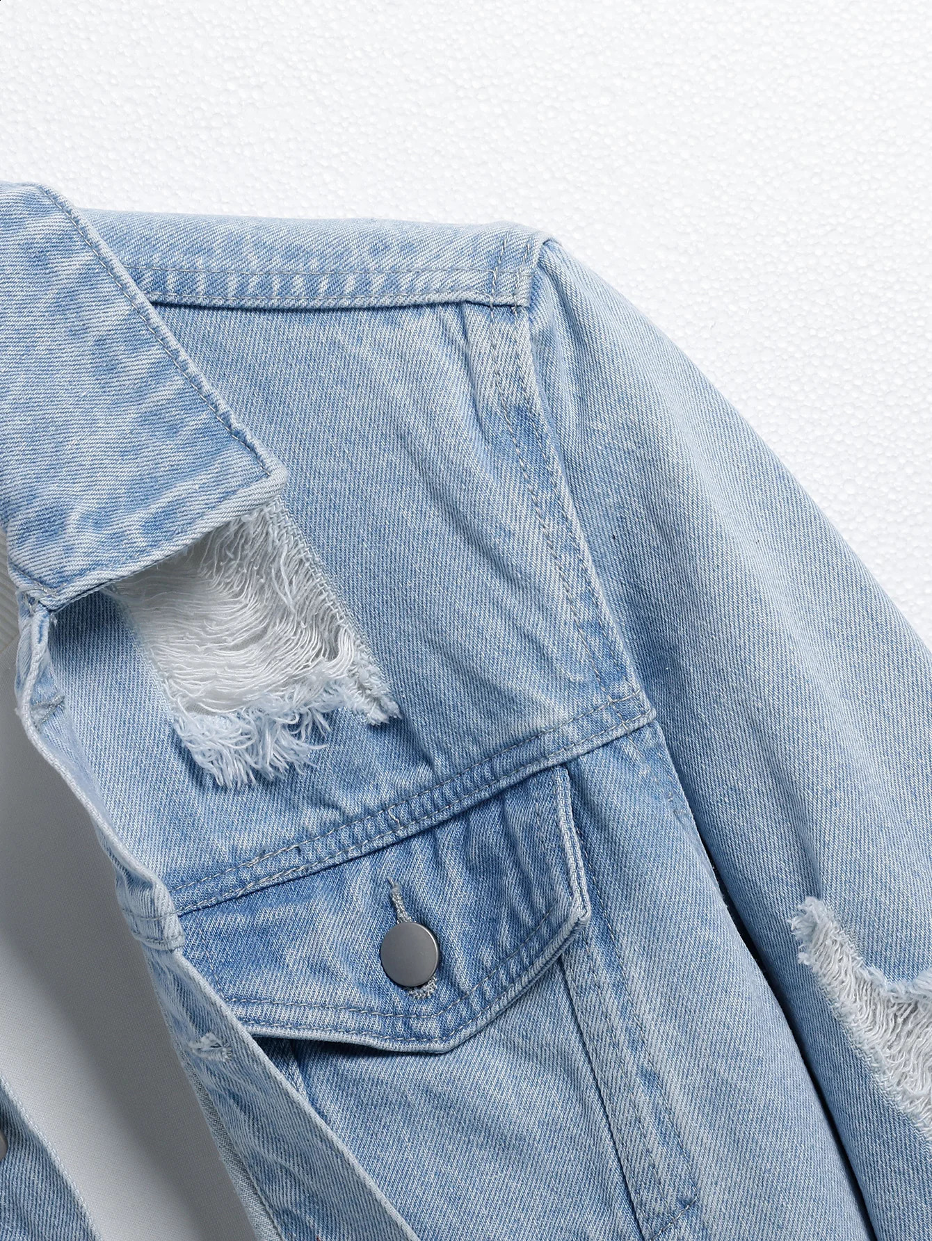 Mens light blue ripped denim jacket Stylish and trendy Street casual 251023