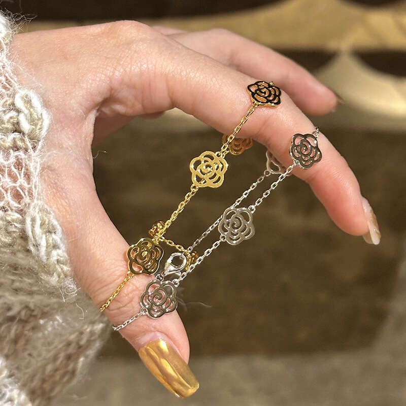 New Hollow Camellia Bracelet 2024 Vintage Style High-Value Design Light Fashion Jewelry