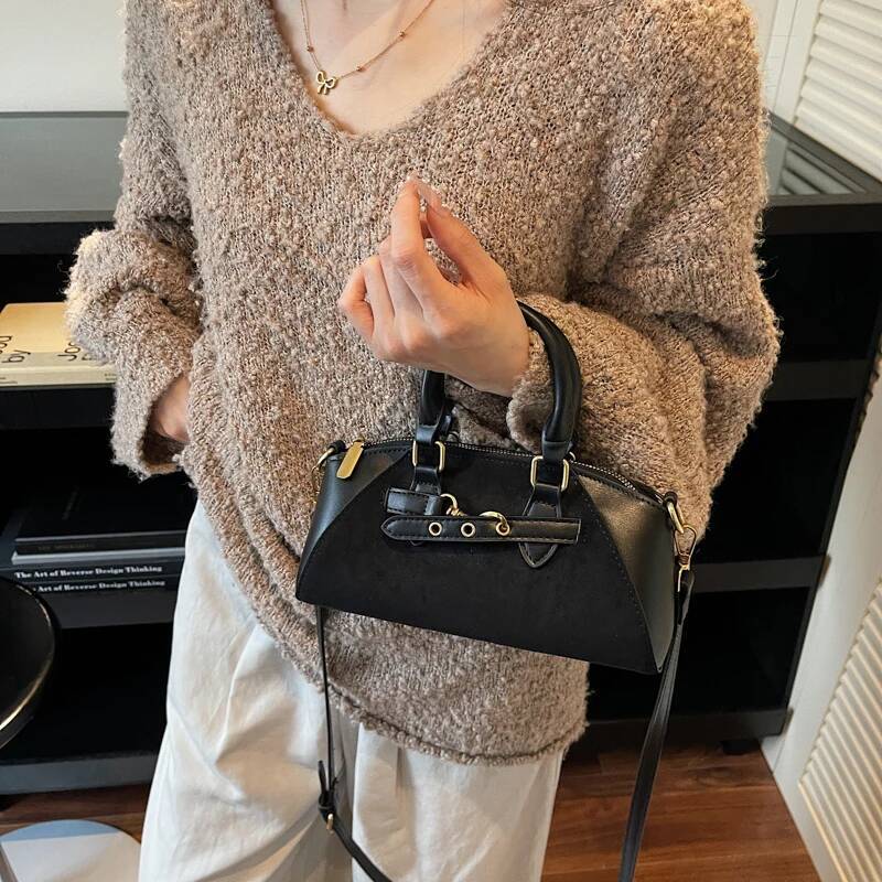 Autumn and Winter New Pu Leather Designer Bag Retro Style Trendy Luxury Handbag Suede Bowling Bag Fashion Large Capacity Fashionable Stick Bag
