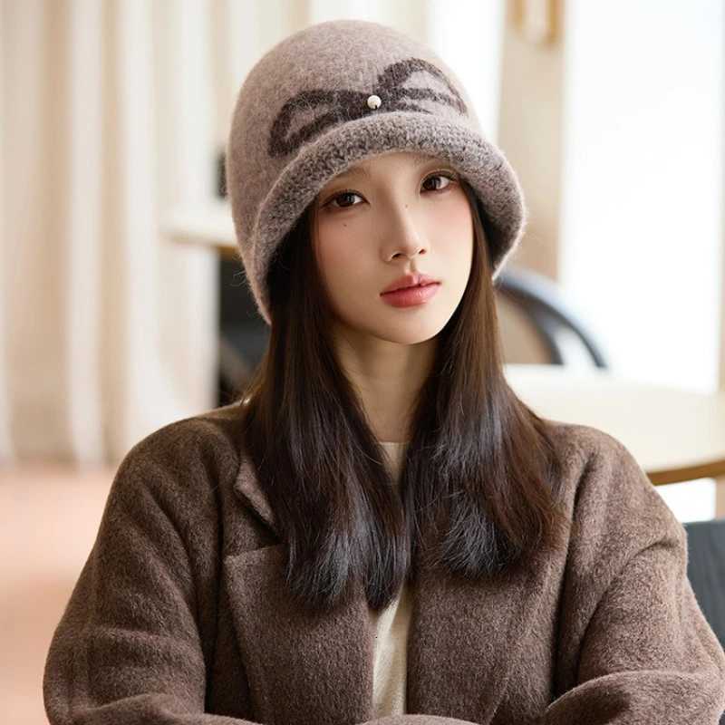 Winter Warm Personality Versatile Knitt Hat with Butterfly PatternSlouchy Beanie for Men WomenSuitable for Outdoor Wear SkiingXJ251023