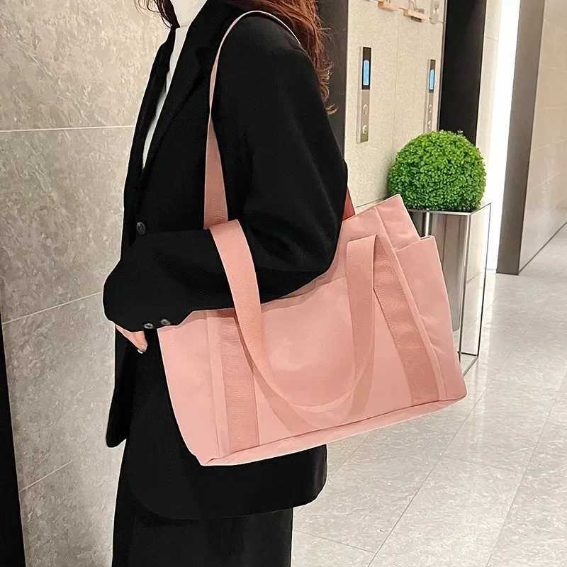 2024 New Womens Bag Solid Color Tote Bag Commuting Shoulder Bag Leisure Simple Mommy Go Out Bag Large Capacity Nylon HandbagL251023