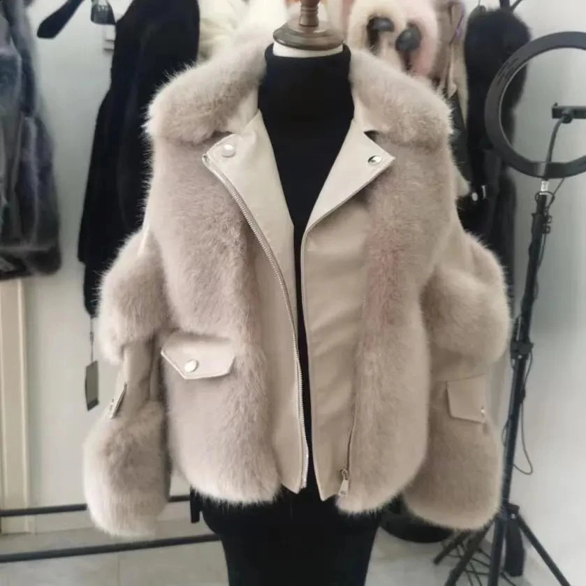 2025 Winter Fashion Fur Short Young Coat Temperament Motorcycle style fur Coats Warm Female Parkas 251018