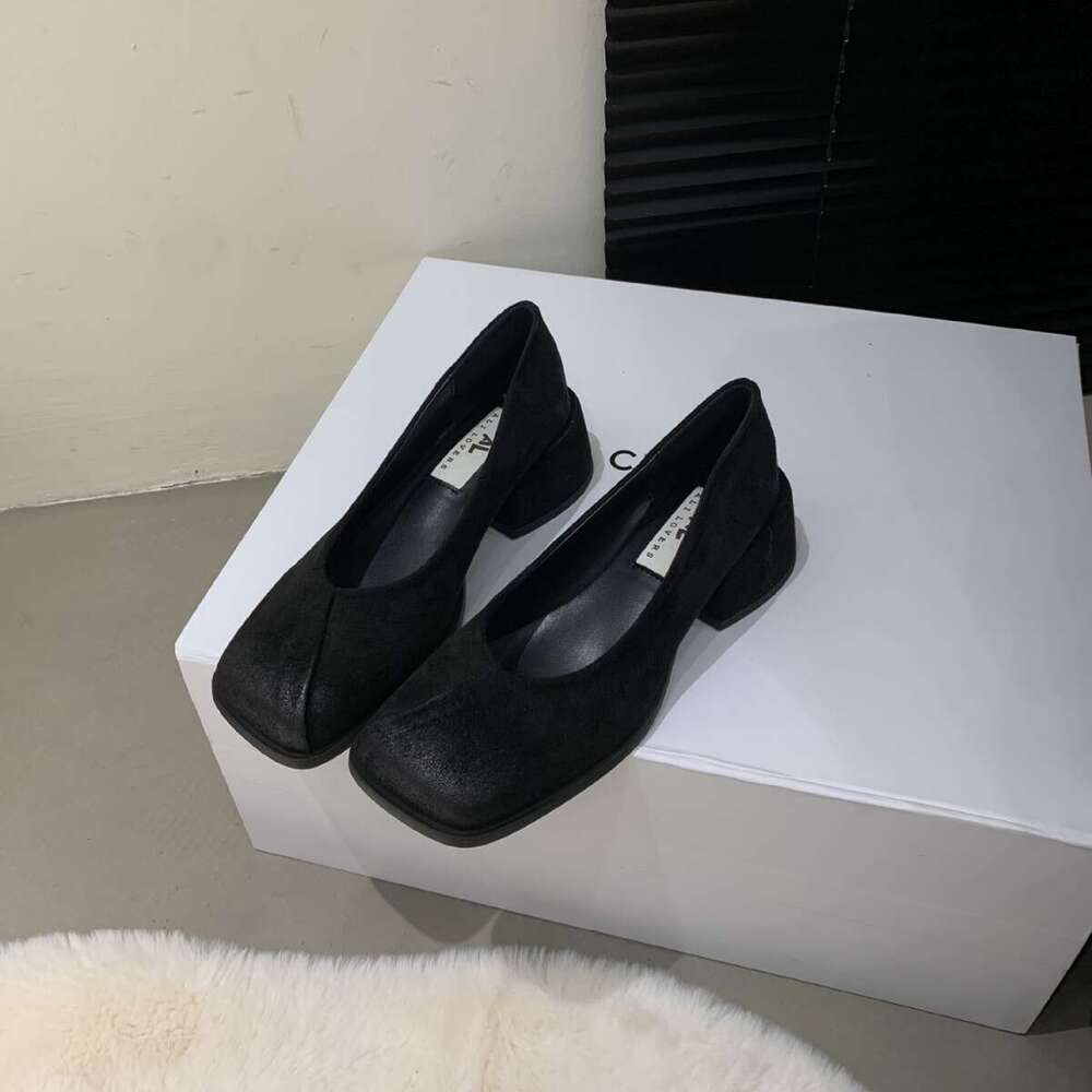 2025 New French Style Elegant Shoes Women's Square Toe Chunky Heel Shallow Mouth Mary Jane Commuter Shoes with Refined Design