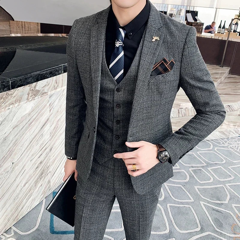 Mens Highquality Plus Size 5XLM 3piece Suit suitvestpants Business Fashion Plaid Grooms Wedding Banquet Set 251023